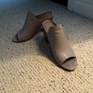 Latigo Hallie Slip on